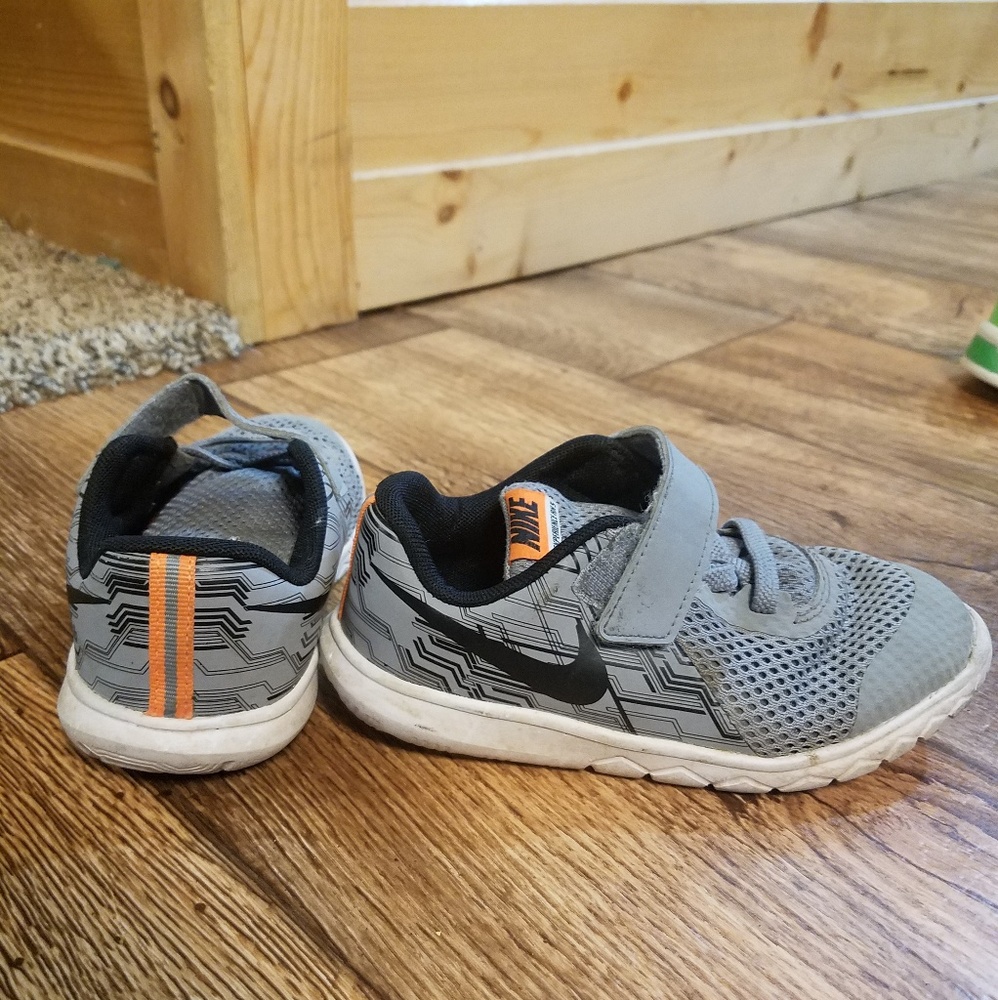 boys nike shoes